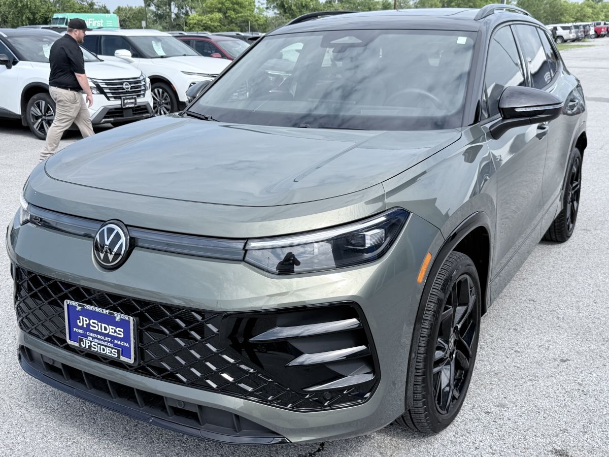 Green 2025 Volkswagen Tiguan SUV / Crossover All-Wheel Drive Automatic