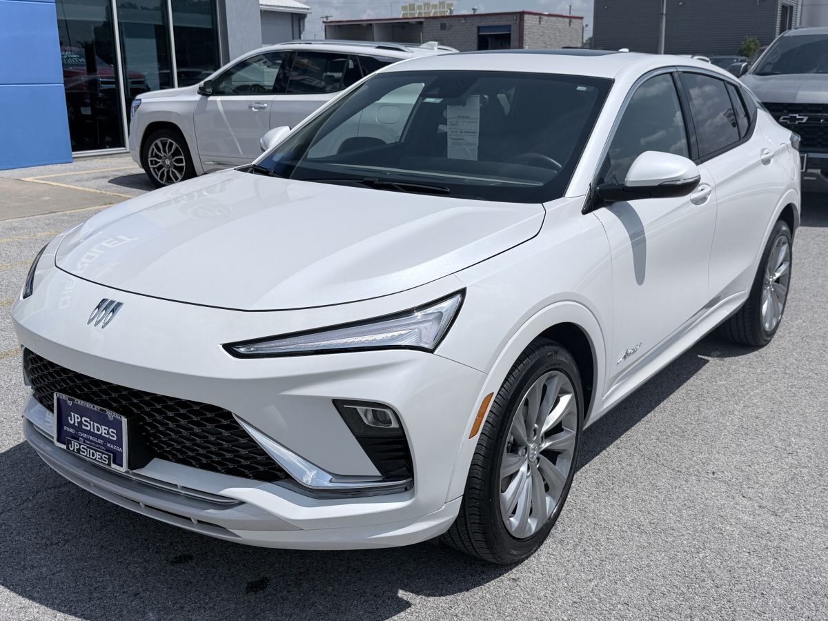 White 2025 Buick Envista SUV / Crossover Front-Wheel Drive Automatic